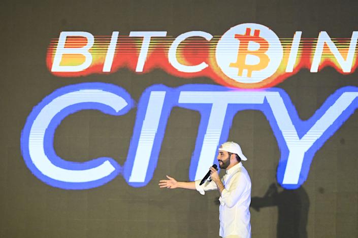 Bitcoin giảm khi El Salvador có kế hoạch xây dựng 'Thành phố Bitcoin'
